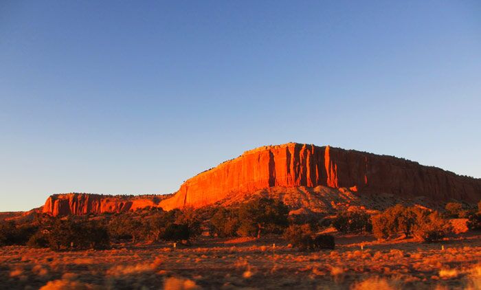 photo New Mexico desert landscape after sunrise.